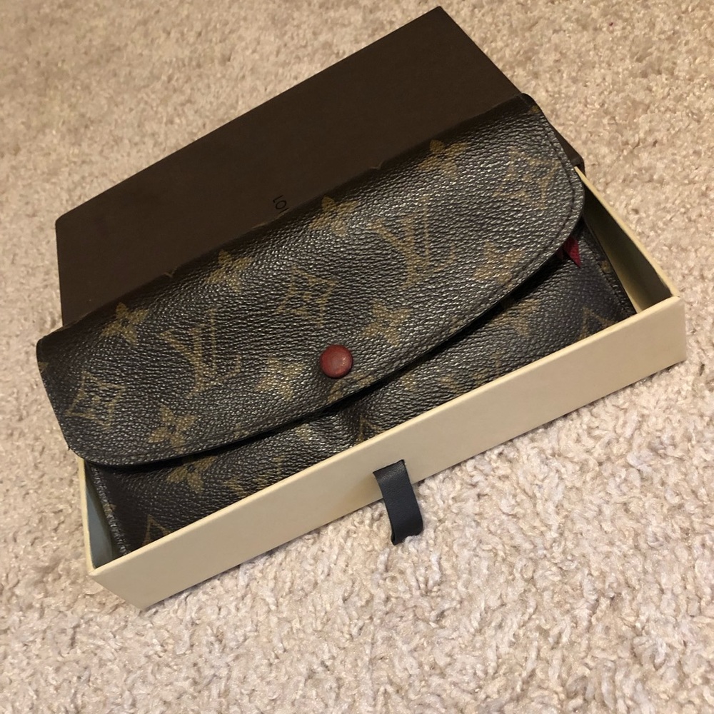 Louis Vuitton Emelie Wallet